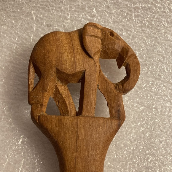 Vintage Hand Carved Wooden Elephant Spoon And Fork Salad Tossing Utensil Set - Picture 3 of 7